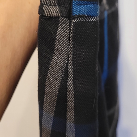 Plaid skirt. Like new 8p - Picture 7 of 8